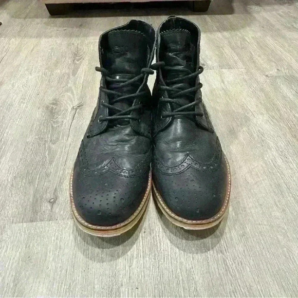 Crevo Men’s Boardwalk Black Leather Chukka Boots - Picture 7 of 7